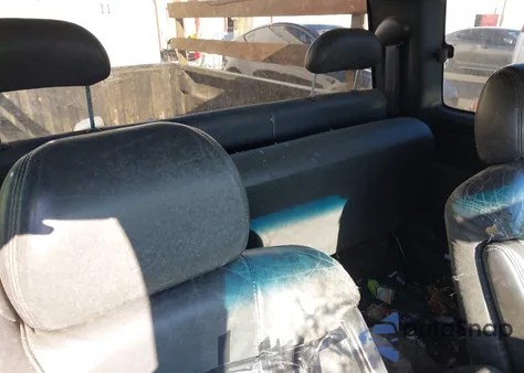 1999 Chevrolet Silverado 1500 Lt z USA, uszkodzony, nr VIN 1GCEK19T2XE148294